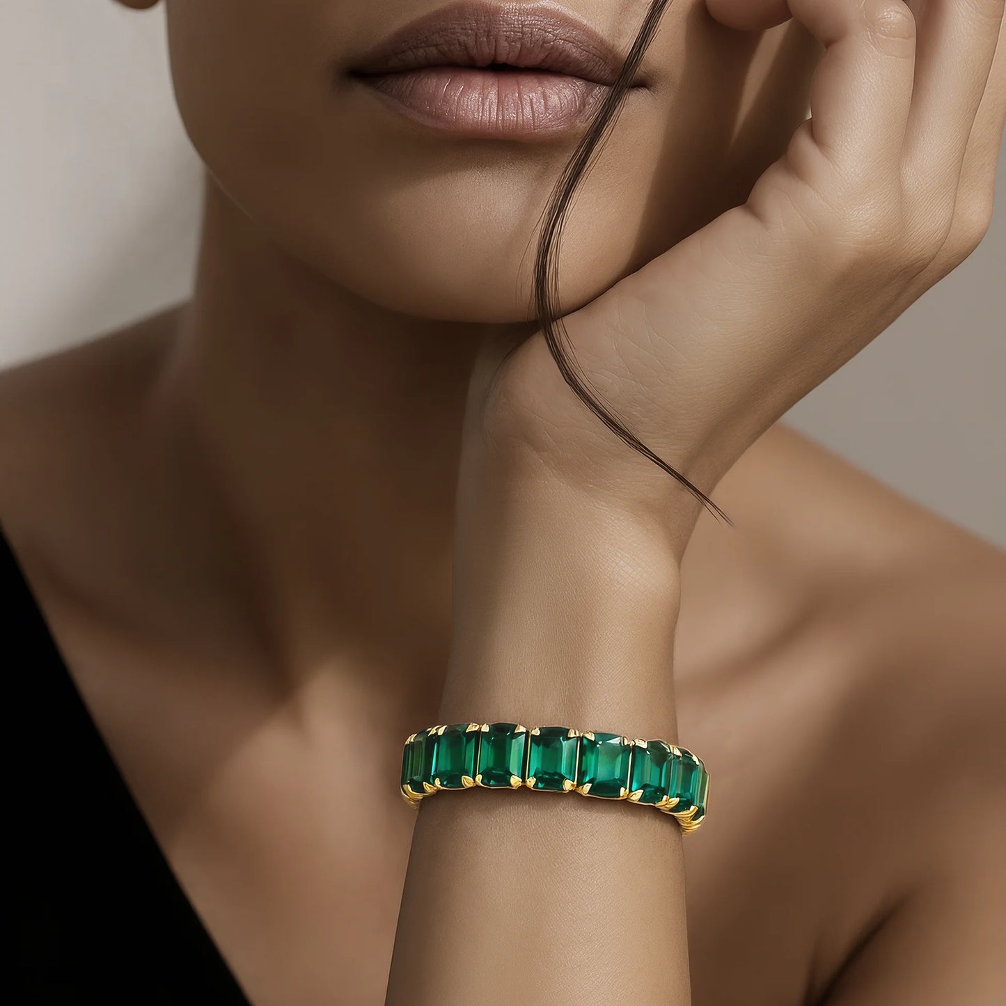 AUROZI Anti-Tarnish Crystals Bracelet (Adjustable Size)