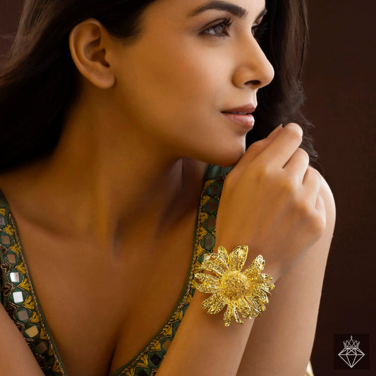AUROZI Anti-Tarnish Sunflower Bracelet (Adjustable Size)